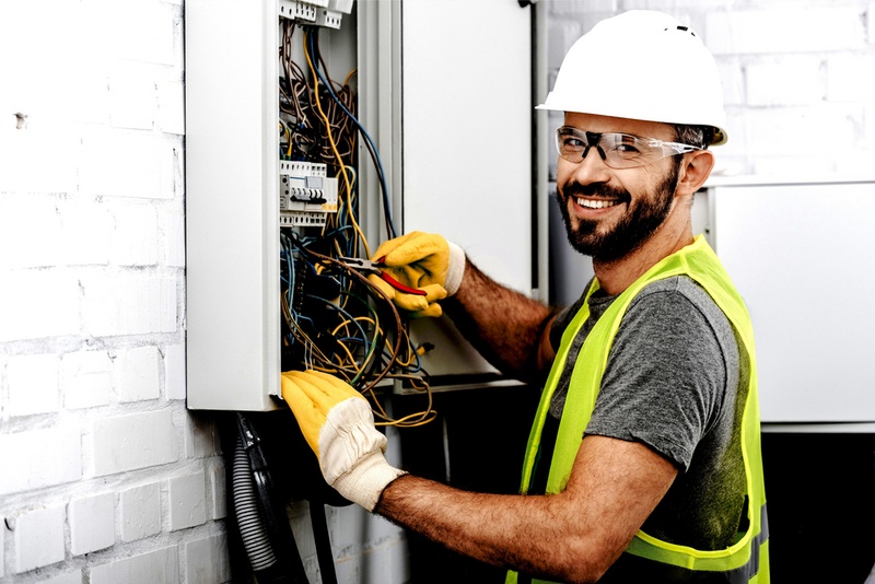 Befähigte Person zur Prüfung ortsfester elektrischer Anlagen nach VDE 0100